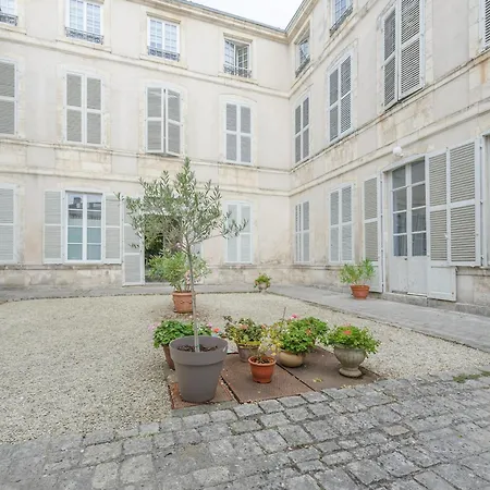 Mezzanine Renove Au Centre De La Rochelle, Proche Vieux Port Et Plages - Fr-1-535-54 La Rochelle (Charente-Maritime)