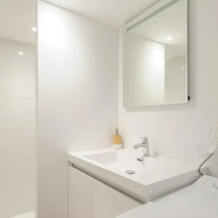 Mezzanine Renove Au Centre De La Rochelle, Proche Vieux Port Et Plages - Fr-1-535-54 *