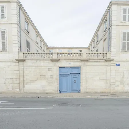 Appartement Mezzanine Renove Au Centre De La Rochelle, Proche Vieux Port Et Plages - Fr-1-535-54