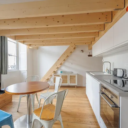 Mezzanine Renove Au Centre De La Rochelle, Proche Vieux Port Et Plages - Fr-1-535-54 * La Rochelle (Charente-Maritime)