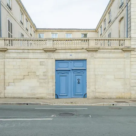 Mezzanine Renove Au Centre De La Rochelle, Proche Vieux Port Et Plages - Fr-1-535-54 *
