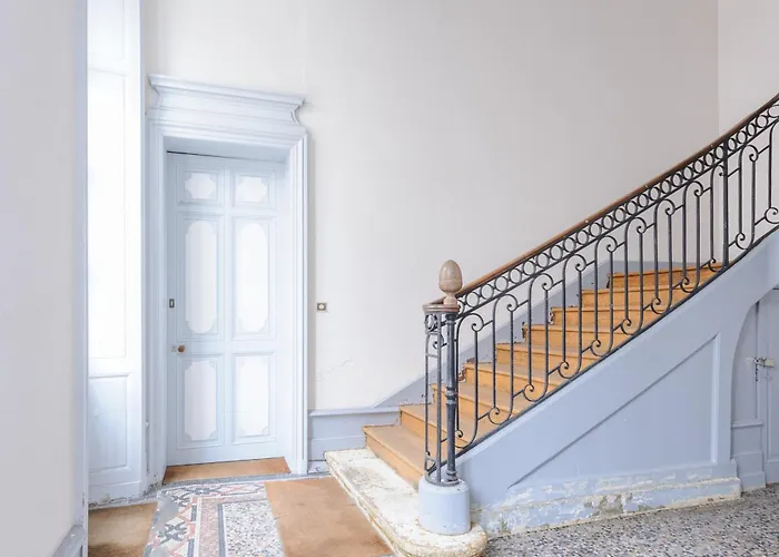 Mezzanine Renove Au Centre De La Rochelle, Proche Vieux Port Et Plages - Fr-1-535-54