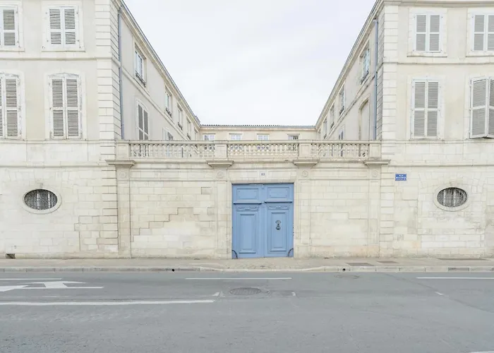 아파트 Mezzanine Renove Au Centre De La Rochelle, Proche Vieux Port Et Plages - Fr-1-535-54