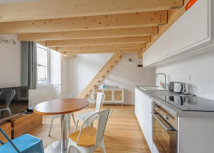 Mezzanine Renove Au Centre De La Rochelle, Proche Vieux Port Et Plages - Fr-1-535-54 * 라로셸