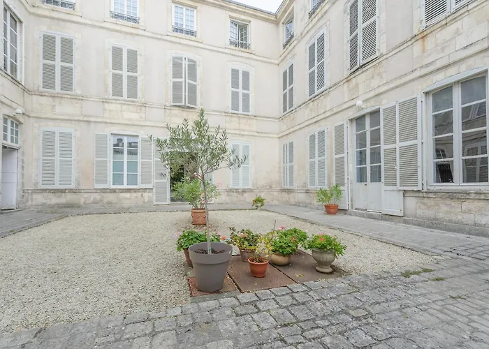 Mezzanine Renove Au Centre De La Rochelle, Proche Vieux Port Et Plages - Fr-1-535-54 라로셸